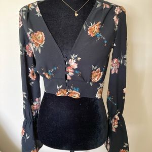 🌸Crop button up blouse